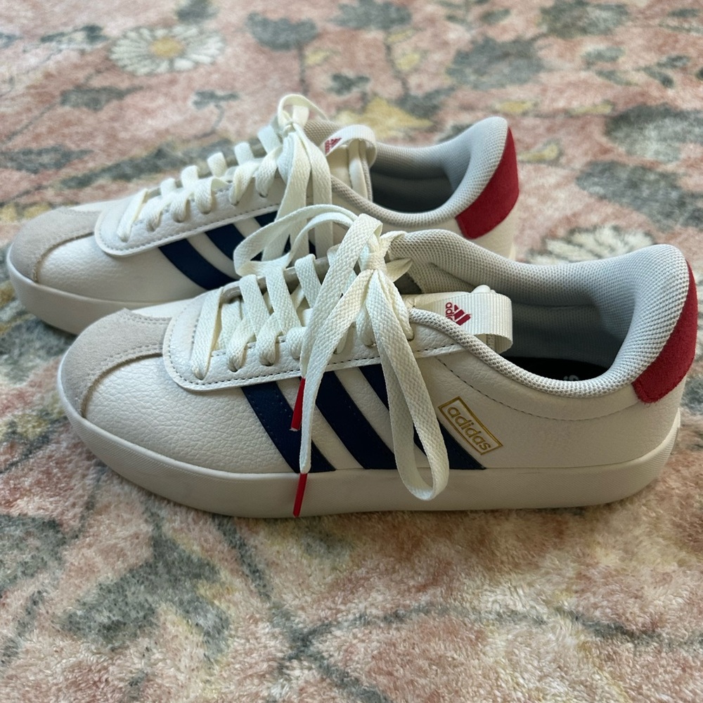 Women’s Adidas VL Court sneakers